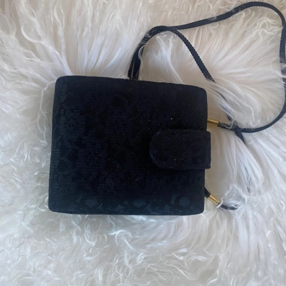 Black Lace Evening Bag - Picture 9 of 9